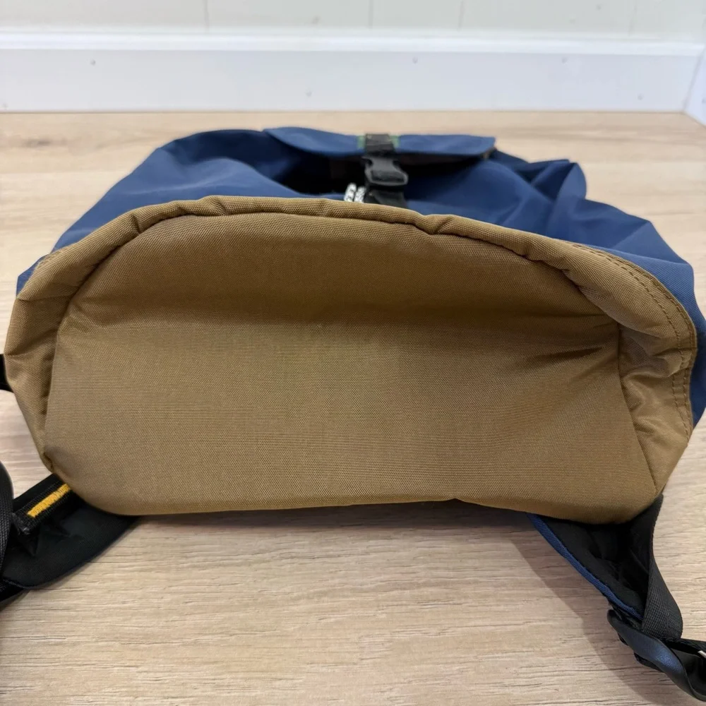 Doughnut Blue Bouncy 21L Travel Backpack